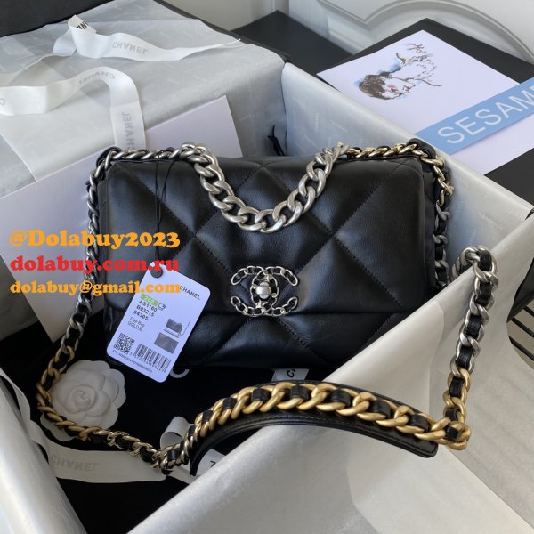 Replica Suppliers Quilted Leather 26CM 19 Flap AS1160 Bag