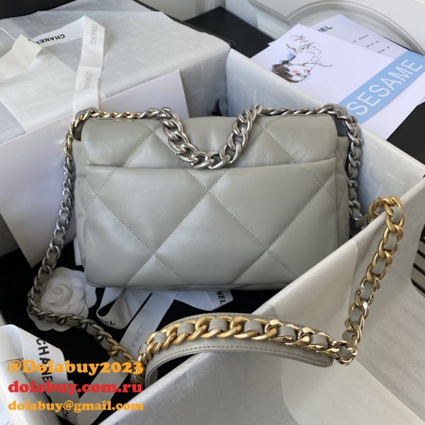 Replica Suppliers Quilted Leather 26CM 19 Flap AS1160 Bag