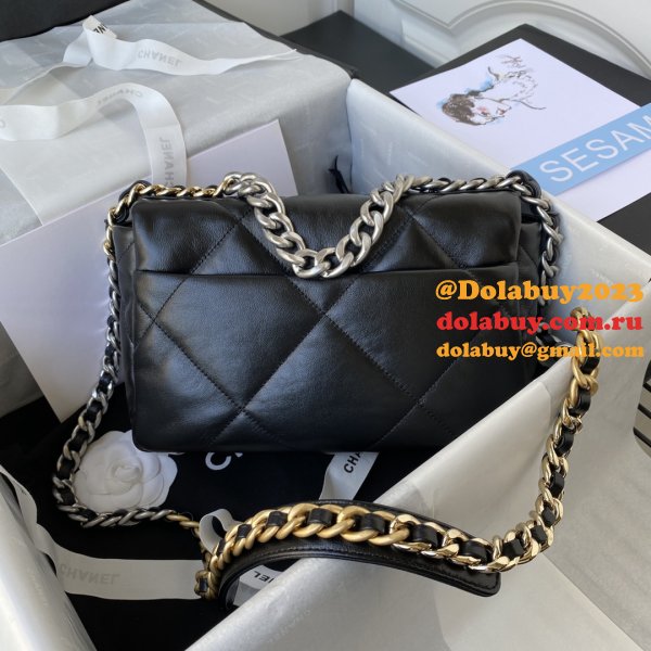 Replica Suppliers Quilted Leather 26CM 19 Flap AS1160 Bag