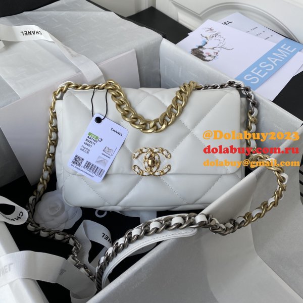 Replica Suppliers Quilted Leather 26CM 19 Flap AS1160 Bag